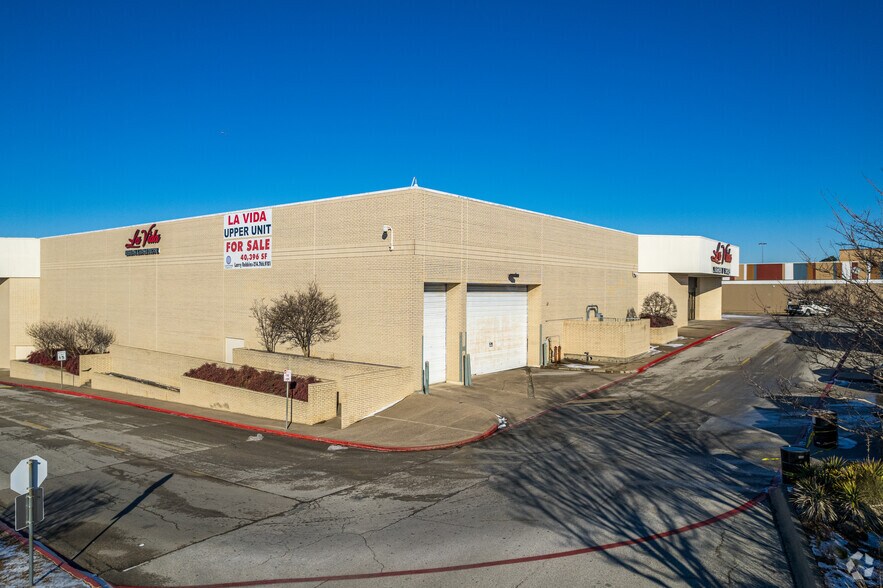 More Photos Of 3602 W Airport Fwy, Irving Department Store For Sale