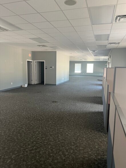 More Photos Of 161 Heritage Meadows Cir, Bourbonnais Office Residential For Lease