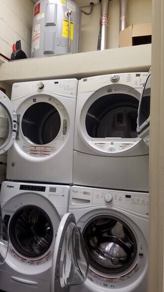 More Photos Of 1260-1272 Alverser Plz, Midlothian Storefront Retail Office For Lease