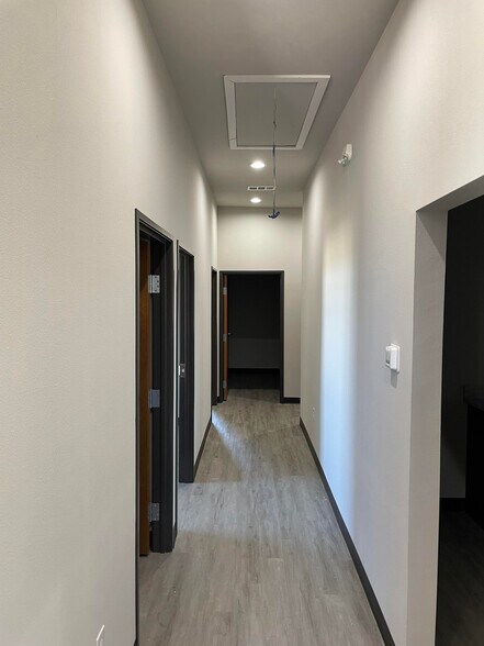 More Photos Of 450 Hawkins Run, Midlothian Medical For Sale