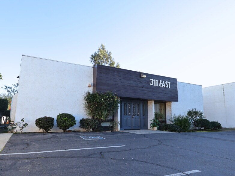 More Photos Of 311 E Washington Ave, Escondido Office For Lease