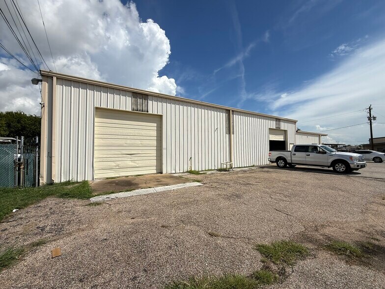 More Photos Of 201 N 16th St, La Porte Industrial For Sale