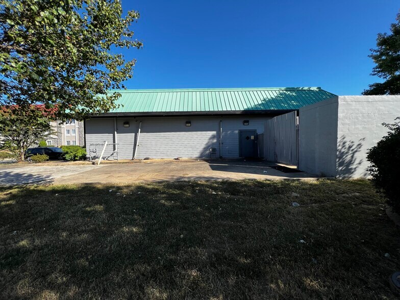 More Photos Of 2310 Sanders Rd, Conway Restaurant For Lease