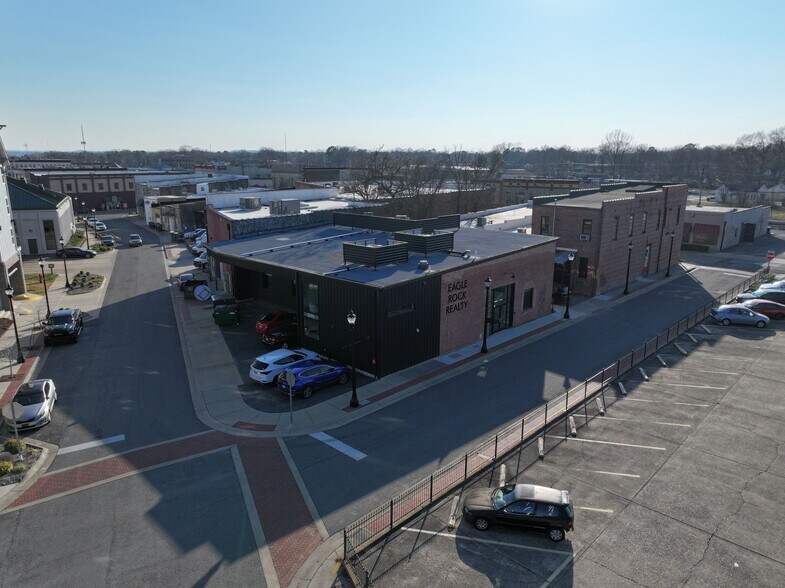 More Photos Of 1090 Spencer St, Conway Loft Creative Space For Lease