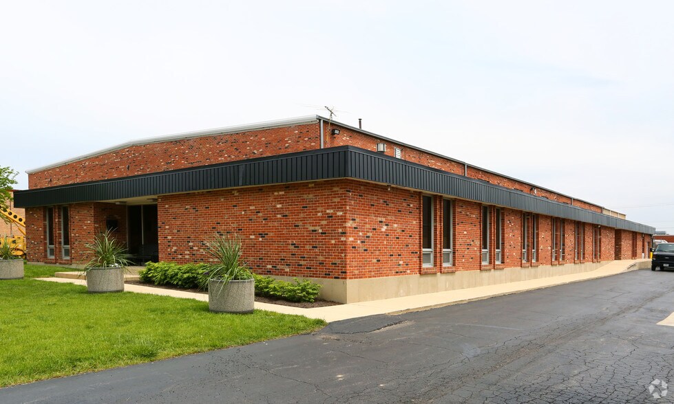 More Photos Of 855 Lively Blvd, Wood Dale Warehouse For Lease