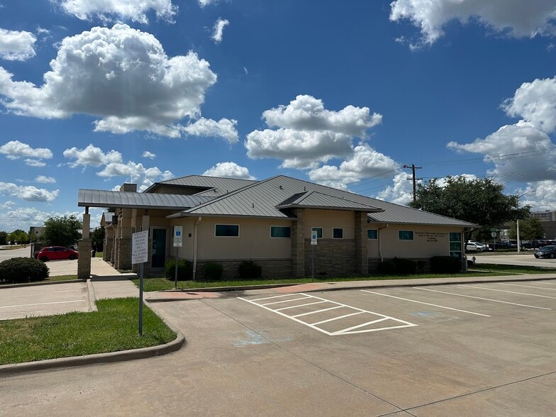 More Photos Of 2601 Scripture St, Denton Medical For Lease