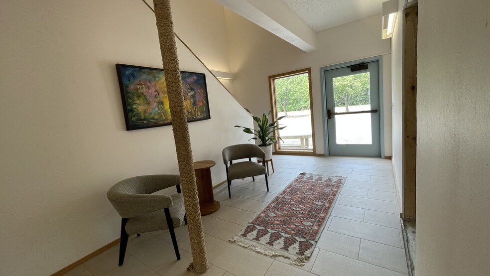 More Photos Of 18300 Minnetonka Blvd, Wayzata Medical For Lease