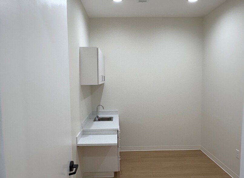 More Photos Of 1400 N Coit Rd, McKinney Medical For Lease