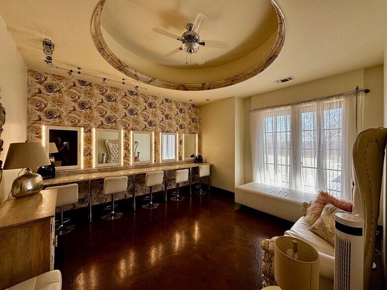 More Photos Of 451 Stoney Rdg, Azle Specialty For Sale
