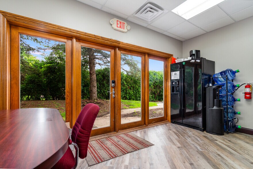More Photos Of 11900 Southwest Hwy, Palos Park Medical For Sale
