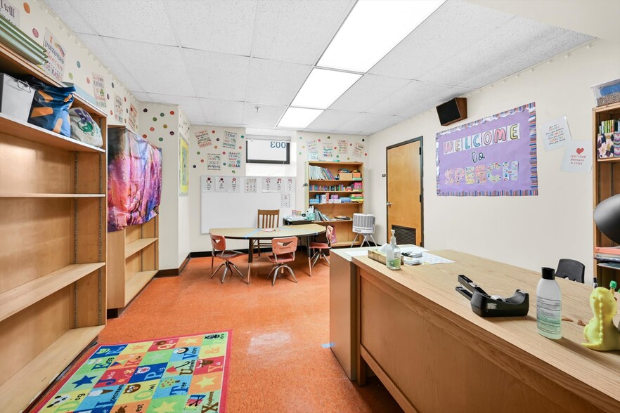 More Photos Of 855 Lincoln Ave, Northampton Office For Sale