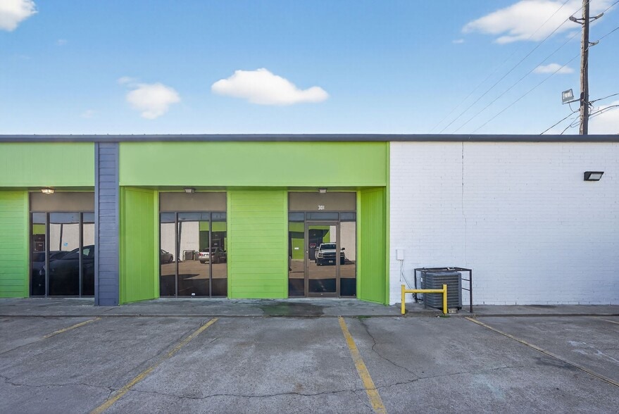 More Photos Of 15100 Lee Rd, Humble Industrial For Lease