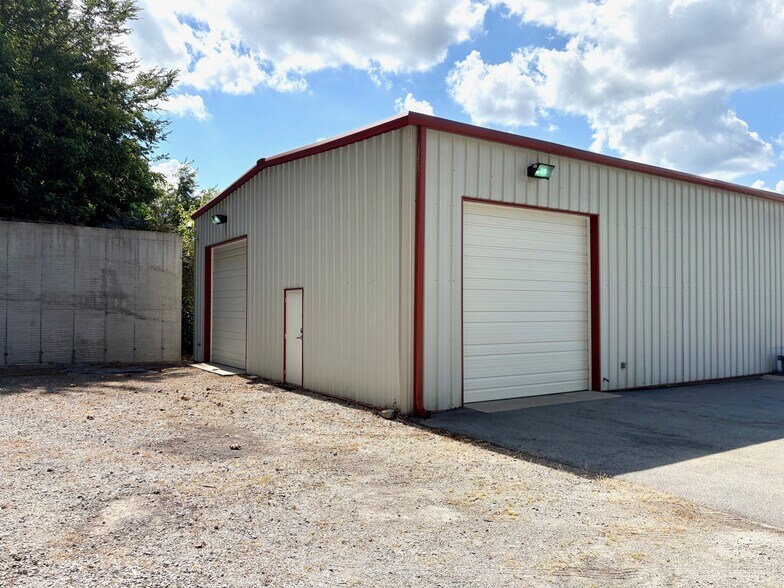 More Photos Of 156 Petro Rd, Kingston Springs Office For Lease