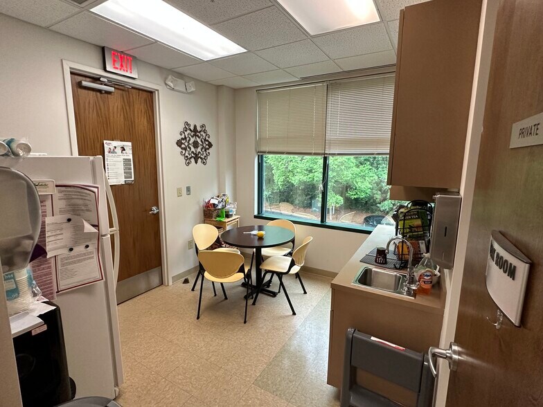 More Photos Of 4895 Windward Pky, Alpharetta Medical For Lease