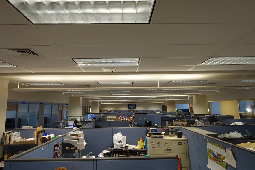 More Photos Of 960 Mapunapuna St, Honolulu Office For Lease