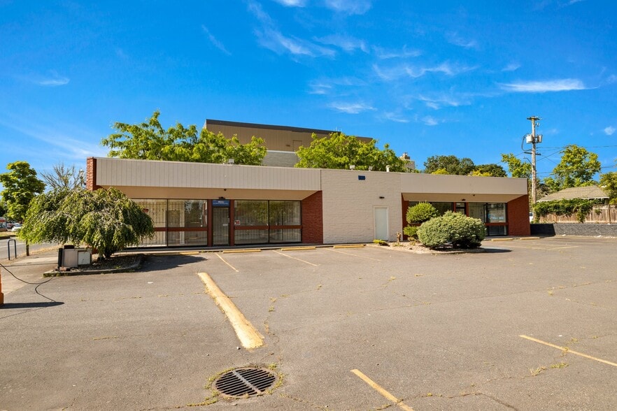 More Photos Of 5601 NE Martin Luther King Jr Blvd, Portland Freestanding For Lease