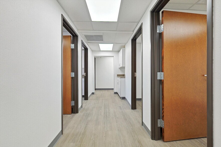 More Photos Of , Dallas Office For Sale