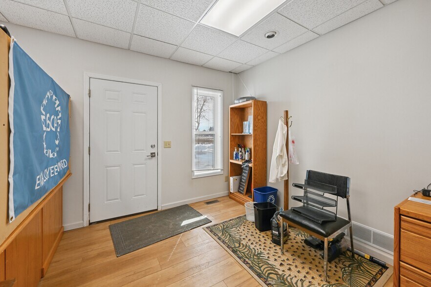 More Photos Of 2434 Commerce Blvd, Mound Office For Sale