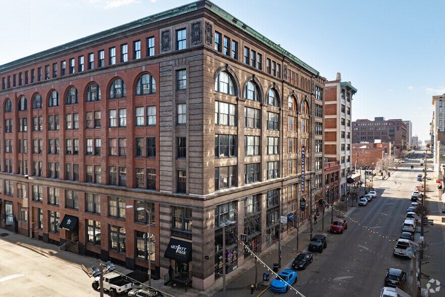 Primary Photo Of 1308 Washington Ave, Saint Louis Apartments For Sale