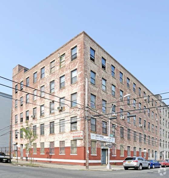More Photos Of 40-08 22nd St, Long Island City Warehouse For Lease