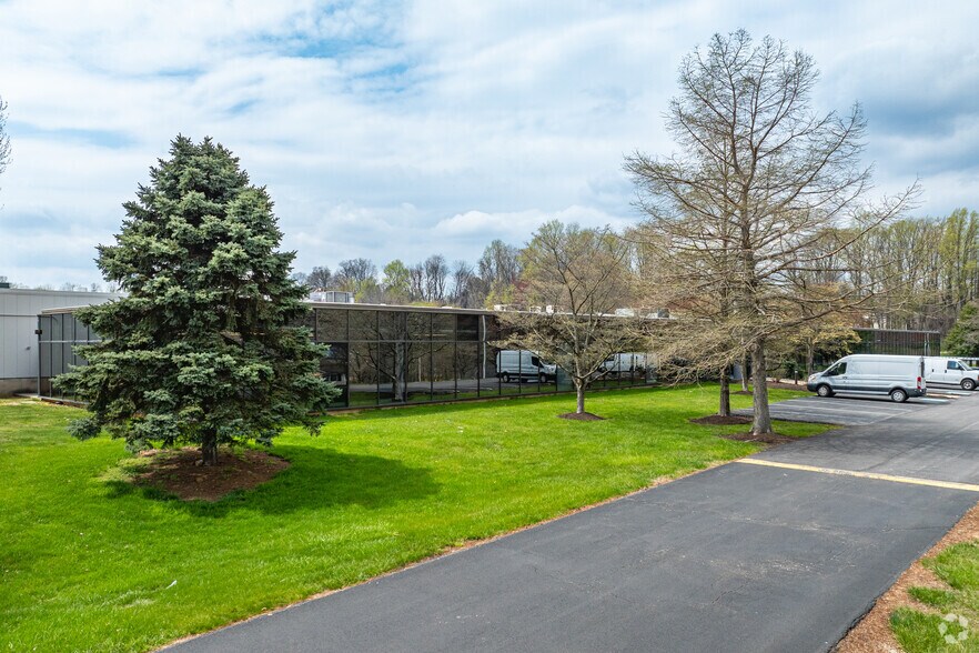 More Photos Of 1515 Garnet Mine Rd, Garnet Valley Distribution For Lease