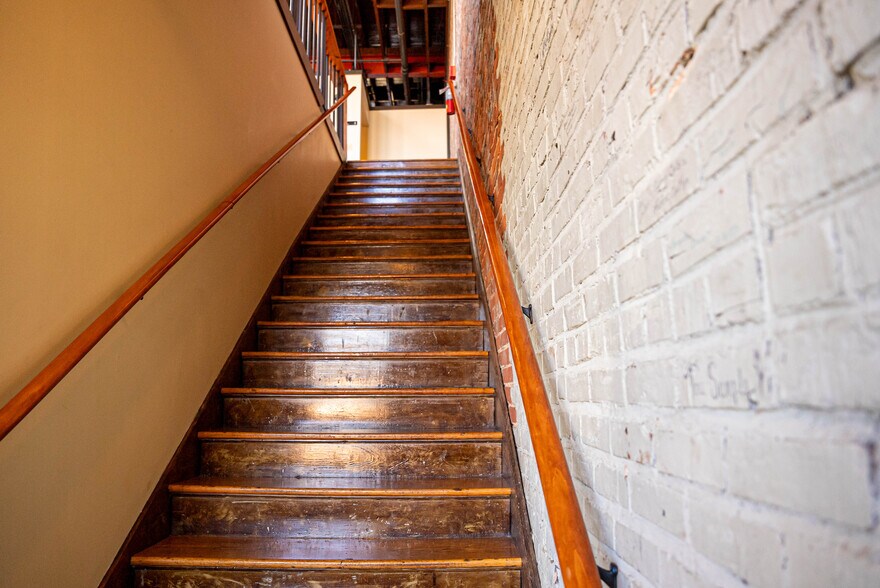 More Photos Of 146 Maxwell Ave, Greenwood Restaurant For Lease