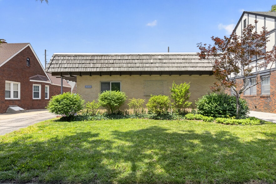 More Photos Of 133 N Glendale St, Wichita Office For Sale