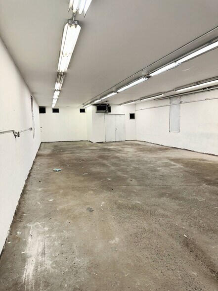 More Photos Of 446 W 54th St, New York Storefront Retail Office For Lease