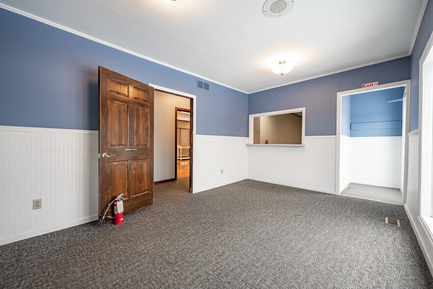 More Photos Of 814 E Washington St, Greencastle Medical For Sale