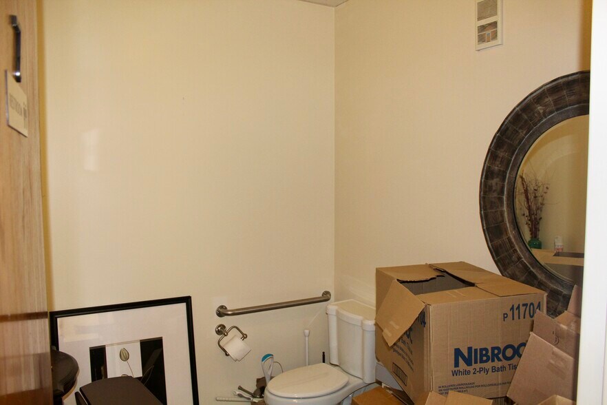 More Photos Of 931 S Semoran Blvd, Winter Park Loft Creative Space For Lease