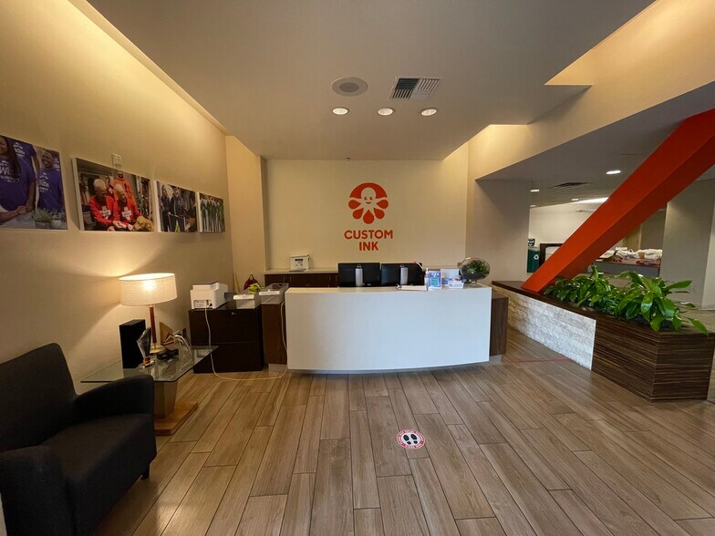 More Photos Of 9390 Gateway Dr, Reno Unknown For Lease