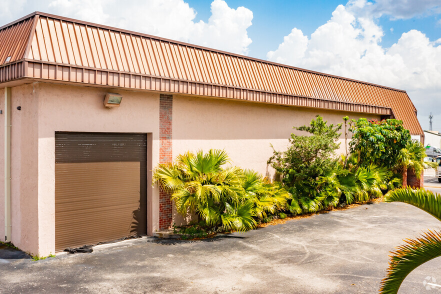 Primary Photo Of 6500 NW 16th St, Plantation Warehouse For Lease