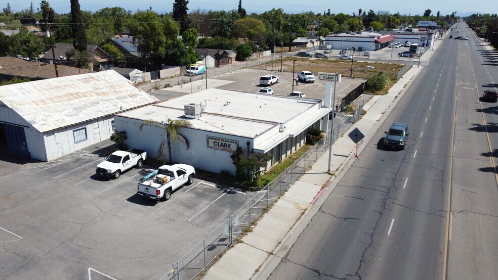 More Photos Of 3405 E Tulare St, Fresno Flex For Sale