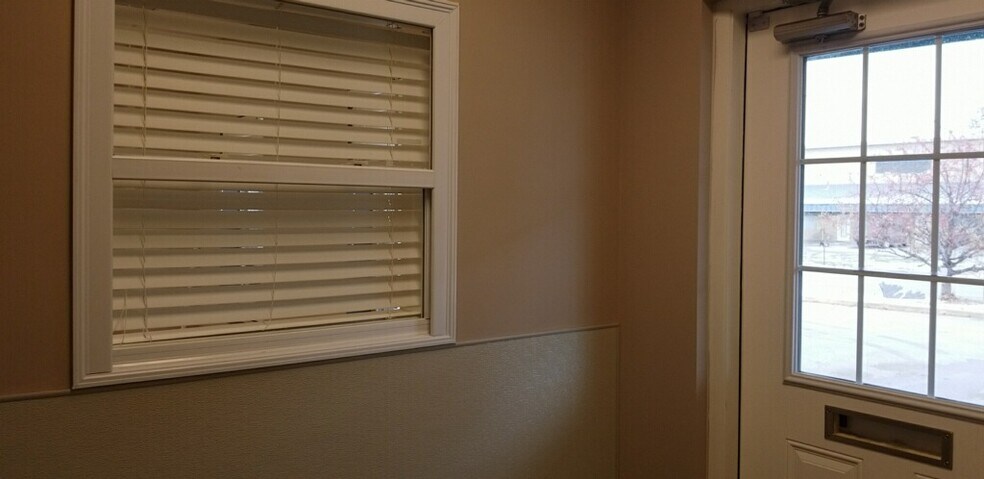 More Photos Of 825 Midpoint Dr, O'Fallon Warehouse For Sale