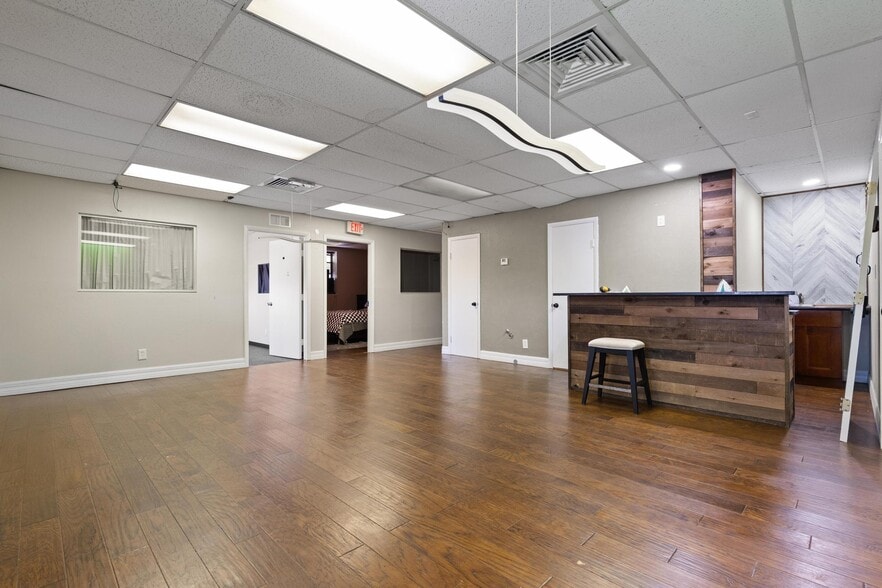More Photos Of 5021 W Nassau St, Tampa Manufacturing For Sale