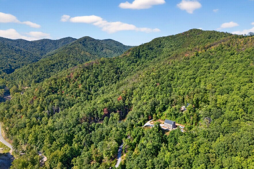 More Photos Of 8026 Buck Creek Rd, Marion Apartments For Sale