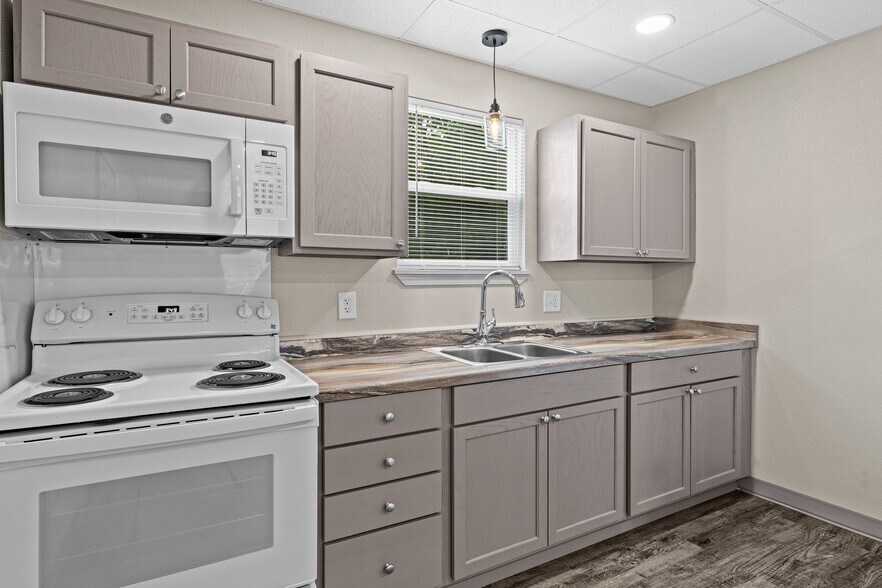 More Photos Of 6076 FM 1650, Gilmer Multifamily For Sale