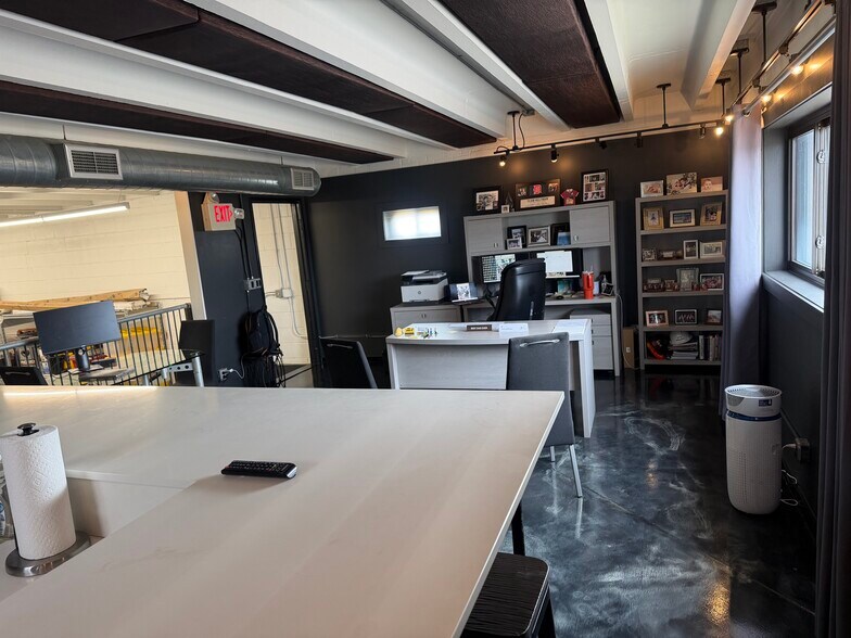 More Photos Of 1414 N Campbell Rd, Royal Oak Manufacturing For Sale