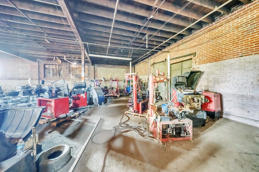 More Photos Of 305 W Trigg Ave, Memphis Warehouse For Sale