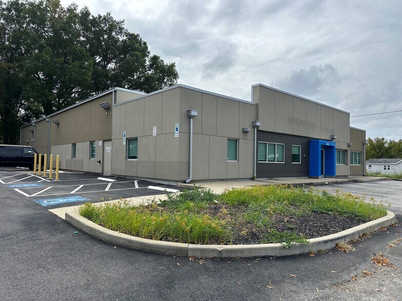 More Photos Of 8123 Richmond Hwy, Alexandria Storefront Retail Office For Lease