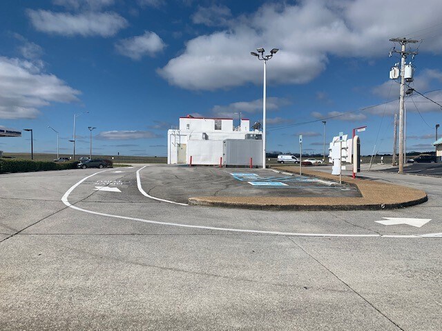 More Photos Of 2684 Alcoa Hwy, Alcoa Service Station For Lease