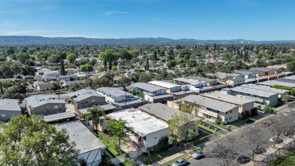 More Photos Of 17926 Schoenborn St, Northridge Apartments For Sale