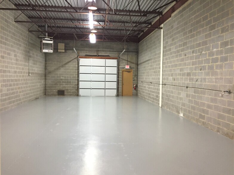 More Photos Of 7205-7207 Lockport Pl, Lorton Warehouse For Lease