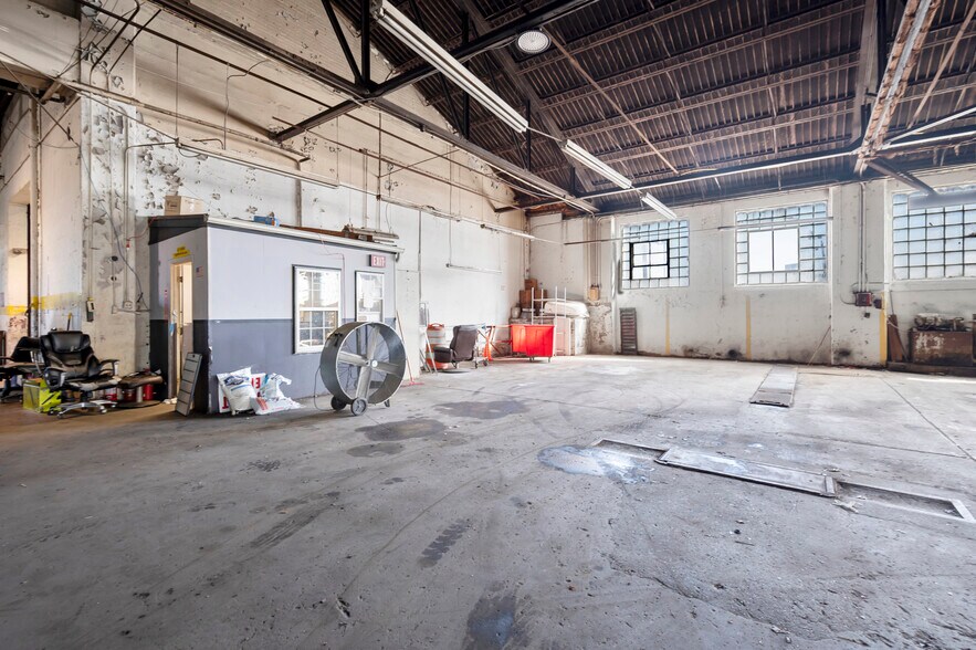 More Photos Of 1905 Brentwood Rd NE, Washington Warehouse For Lease