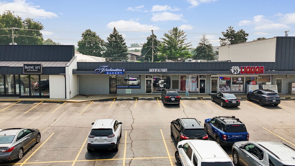 More Photos Of 340-358 W Maple St, New Lenox Storefront For Sale