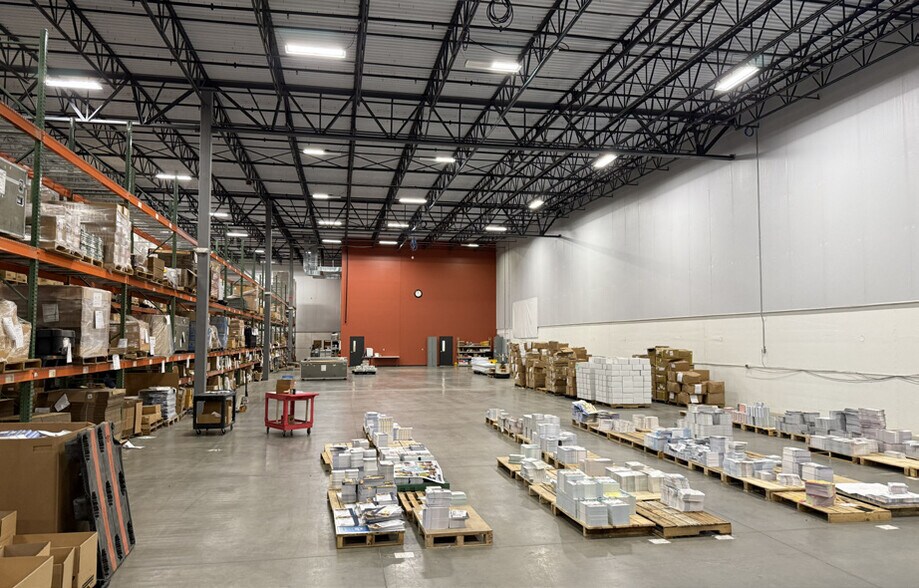 More Photos Of 2251 Sweeney Dr, Clinton Warehouse For Lease