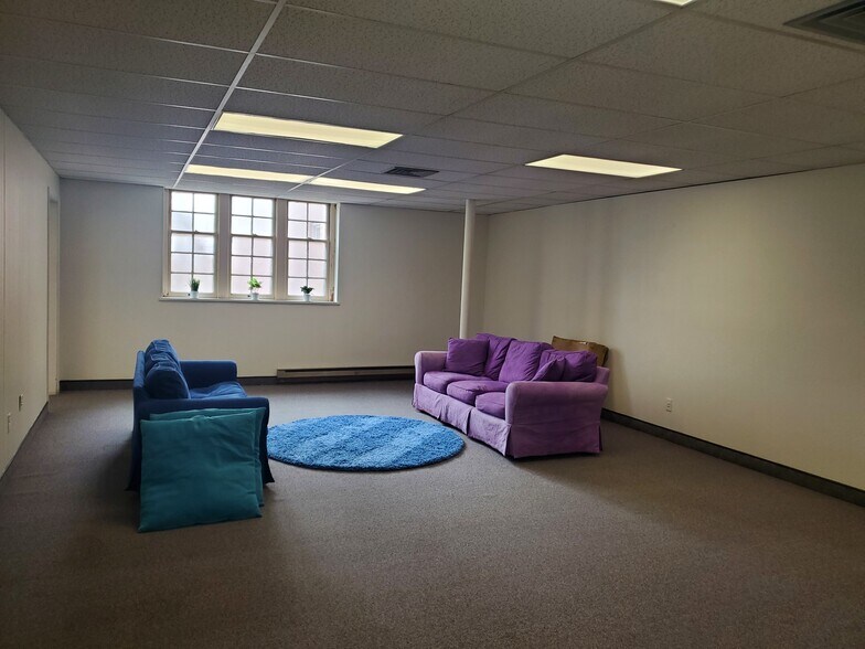 More Photos Of 4201 W 50th St, Edina Specialty For Sale