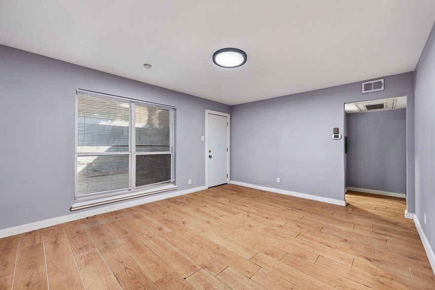 More Photos Of 220 S Jupiter Rd, Garland Apartments For Sale