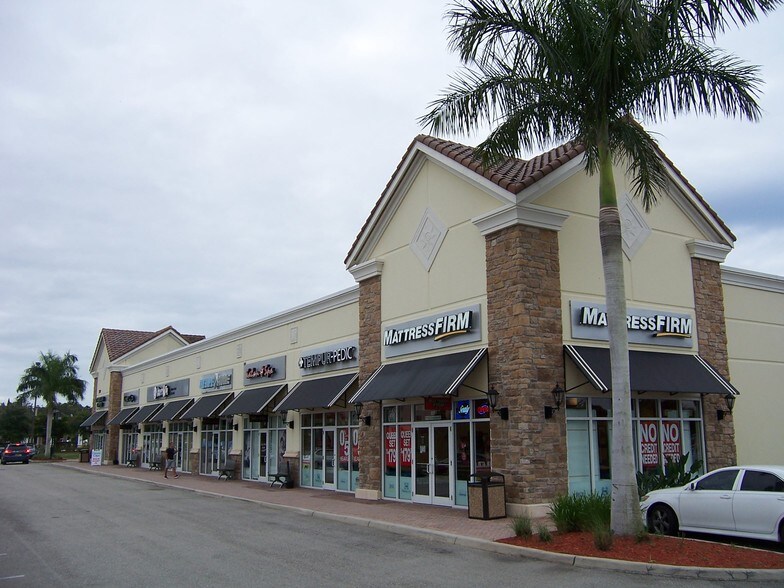More Photos Of 3398 Forum Blvd, Fort Myers Storefront Retail Office For Lease