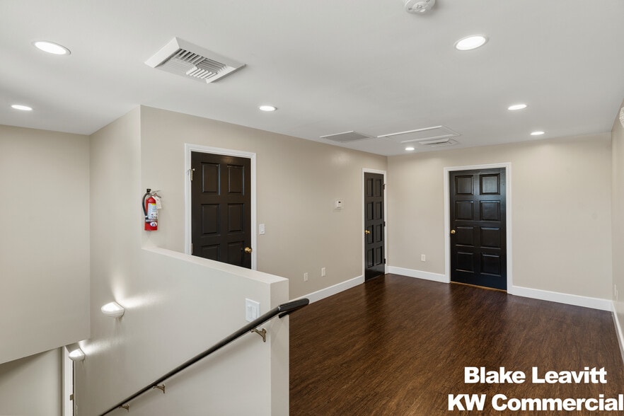 More Photos Of 510 S 9th St, Las Vegas Office For Sale